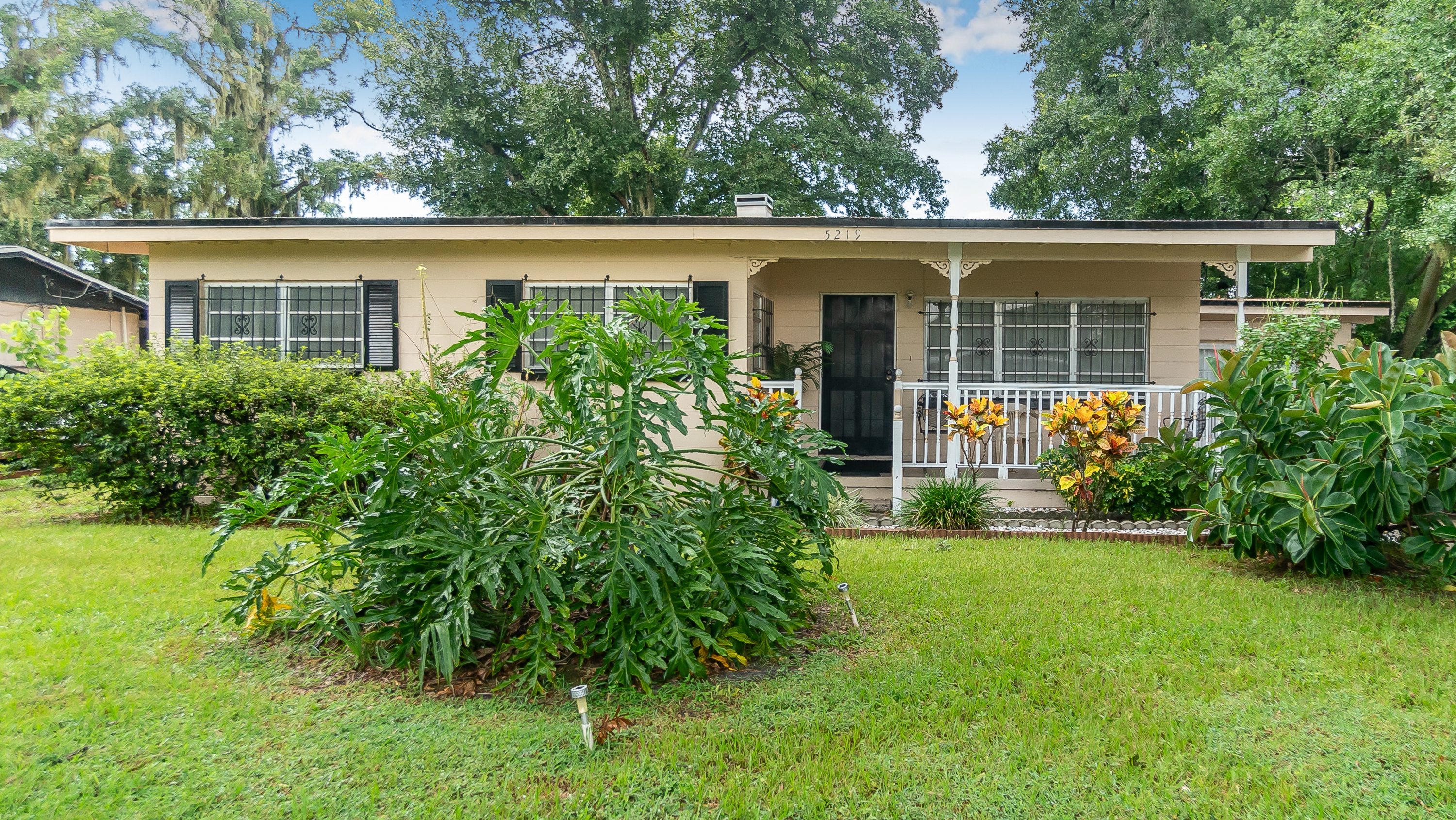 5219 Bonnie Brae Cir